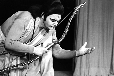 People's Artist of Russia G. Pechnikov is playing the role of Rama in the 20-th anniversary of "Ramayana" staged in the Central Children's Theater (Russian Academic Youth Theatre), May 1, 1980. Source: RIA Novosti    
